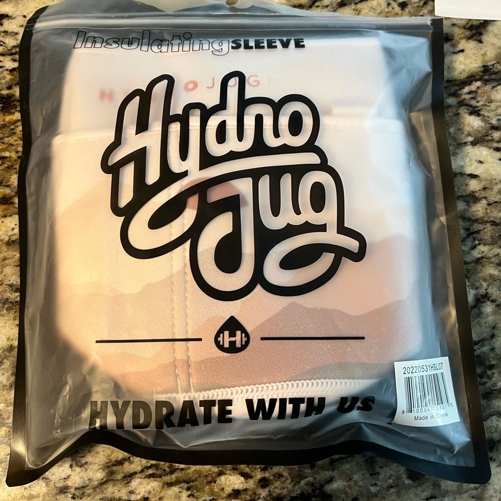 Brand new tan print hydrojug sleeve